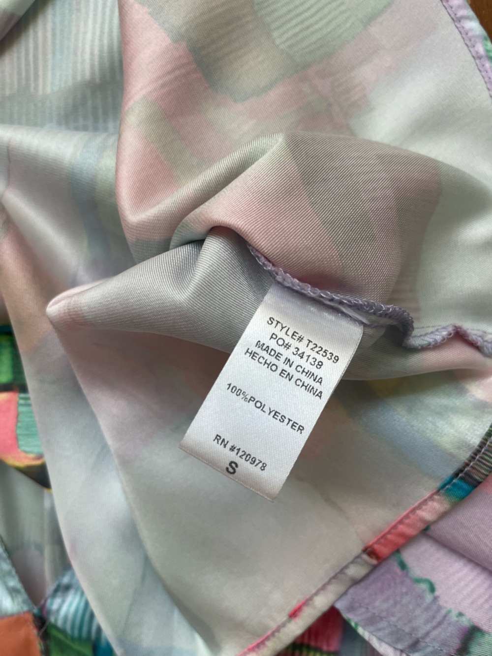 Entro watercolor flutter sleeve top - Picture 9 of 9